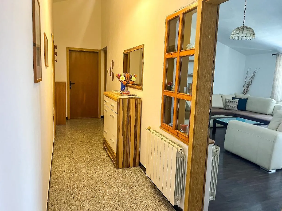Apartment Lidija Банджоле