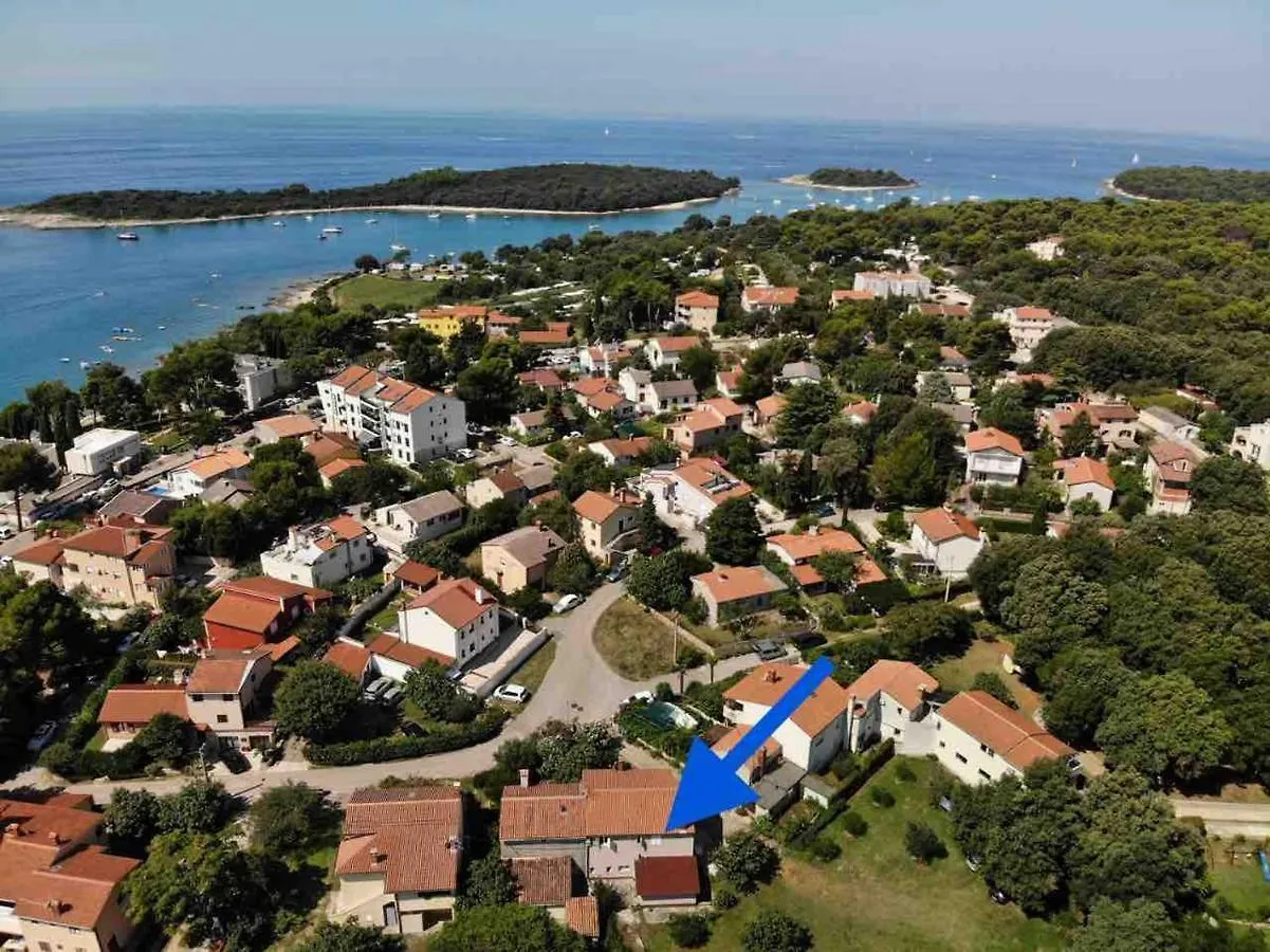 Apartment Lidija Банджоле
